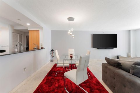 Condominio en venta en Miami Beach, Florida, 1 dormitorio, 88.44 m2 № 1864693 - foto 12