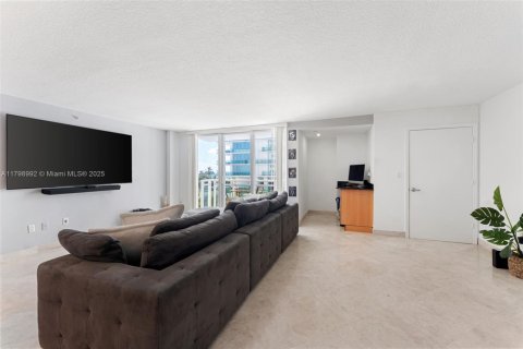 Condominio en venta en Miami Beach, Florida, 1 dormitorio, 88.44 m2 № 1864693 - foto 9