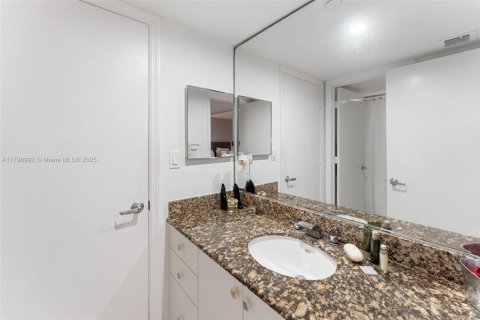 Condominio en venta en Miami Beach, Florida, 1 dormitorio, 88.44 m2 № 1864693 - foto 18