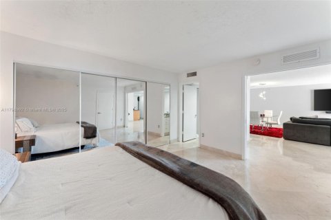 Condominio en venta en Miami Beach, Florida, 1 dormitorio, 88.44 m2 № 1864693 - foto 17