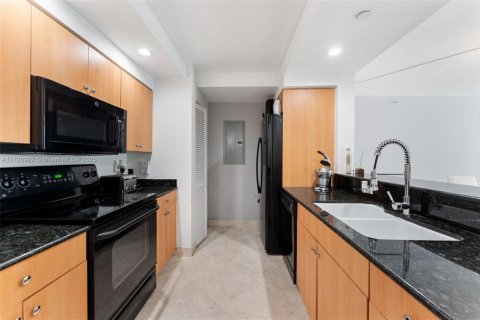 Condominio en venta en Miami Beach, Florida, 1 dormitorio, 88.44 m2 № 1864693 - foto 4