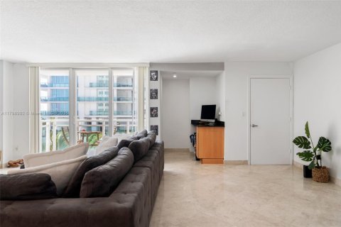 Condominio en venta en Miami Beach, Florida, 1 dormitorio, 88.44 m2 № 1864693 - foto 8