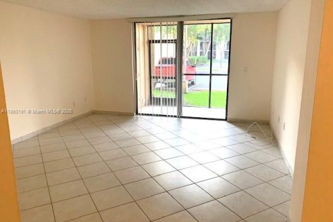 Купить кондоминиум в Майами, Флорида 2 спальни, 89.65м2, № 1890251 - фото 3