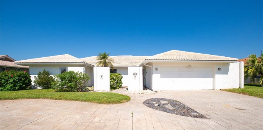 Villa ou maison à Saint Petersburg, Floride 3 chambres, 206.43 m2 № 1880610