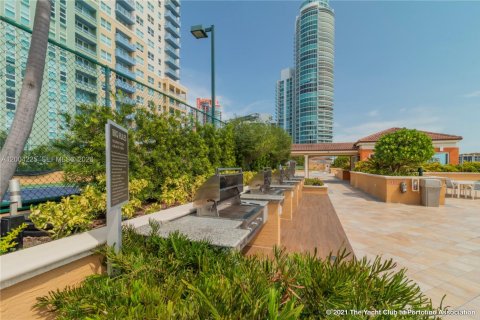 Condominio en alquiler en Miami Beach, Florida, 2 dormitorios, 109.62 m2 № 2068436 - foto 14