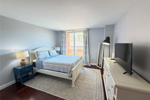 Condominio en alquiler en Miami Beach, Florida, 2 dormitorios, 109.62 m2 № 2068436 - foto 4