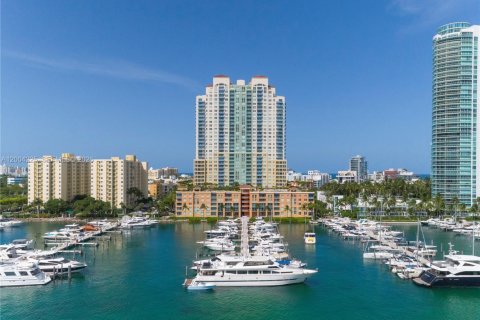 Condominio en alquiler en Miami Beach, Florida, 2 dormitorios, 109.62 m2 № 2068436 - foto 12