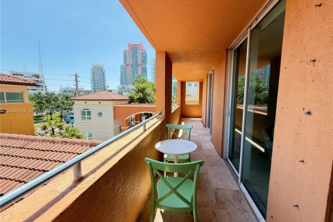 Condominio en alquiler en Miami Beach, Florida, 2 dormitorios, 109.62 m2 № 2068436 - foto 9