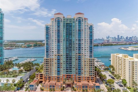 Condominio en alquiler en Miami Beach, Florida, 2 dormitorios, 109.62 m2 № 2068436 - foto 11