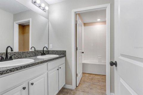 Villa ou maison à louer à Wimauma, Floride: 5 chambres, 224.36 m2 № 2118623 - photo 15