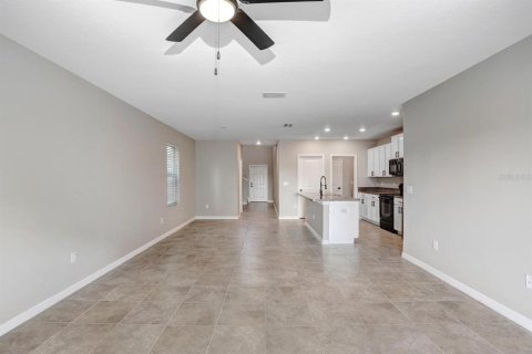 Villa ou maison à louer à Wimauma, Floride: 5 chambres, 224.36 m2 № 2118623 - photo 6