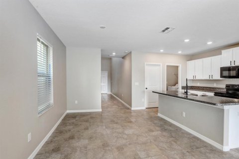 Villa ou maison à louer à Wimauma, Floride: 5 chambres, 224.36 m2 № 2118623 - photo 12