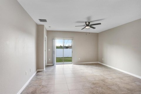 Villa ou maison à louer à Wimauma, Floride: 5 chambres, 224.36 m2 № 2118623 - photo 9