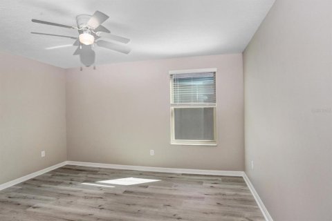 Villa ou maison à louer à Wimauma, Floride: 5 chambres, 224.36 m2 № 2118623 - photo 19