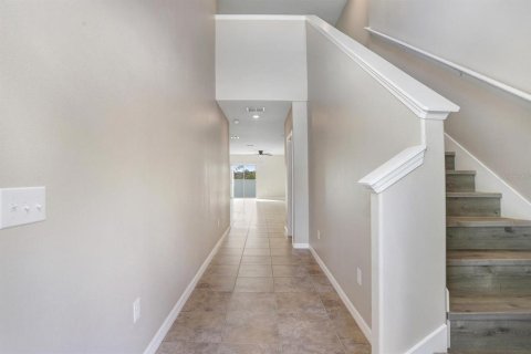 Villa ou maison à louer à Wimauma, Floride: 5 chambres, 224.36 m2 № 2118623 - photo 5