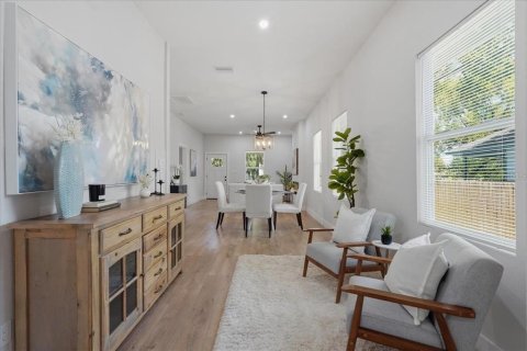 House in Tampa, Florida 3 bedrooms, 147.34 sq.m. № 2238372 - photo 13