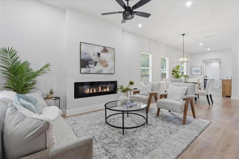 House in Tampa, Florida 3 bedrooms, 147.34 sq.m. № 2238372 - photo 4