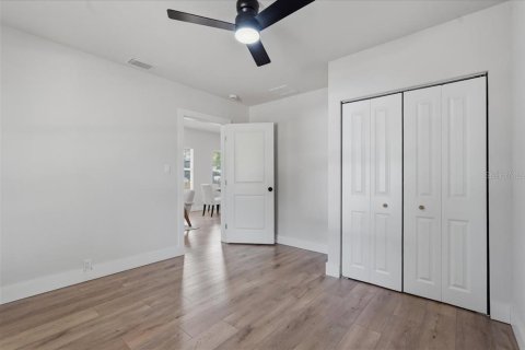 House in Tampa, Florida 3 bedrooms, 147.34 sq.m. № 2238372 - photo 20