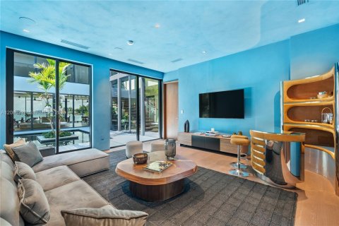 House in Miami Beach, Florida 6 bedrooms, 531.68 sq.m. № 2387222 - photo 28