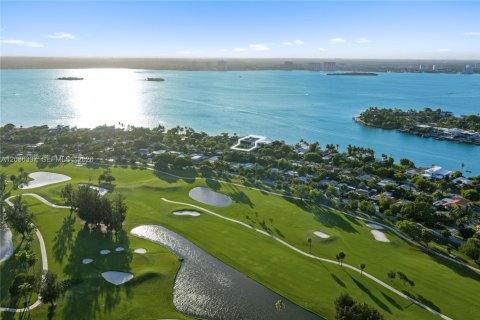 House in Miami Beach, Florida 6 bedrooms, 531.68 sq.m. № 2387222 - photo 2