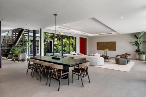 House in Miami Beach, Florida 6 bedrooms, 531.68 sq.m. № 2387222 - photo 5