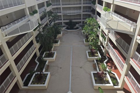 Condo in Venice, Florida, 2 bedrooms  № 1808656 - photo 8