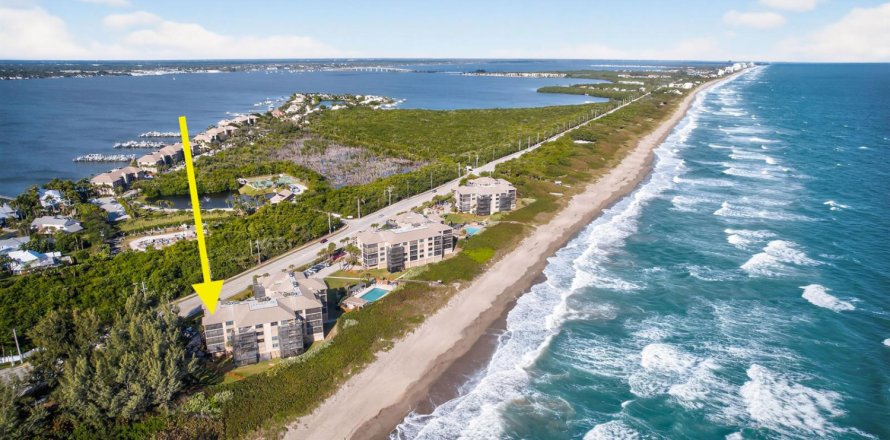 Condo à Stuart, Floride, 2 chambres  № 2192486