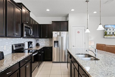 Townhouse in Kissimmee, Florida 5 bedrooms, 210.42 sq.m. № 1613190 - photo 12