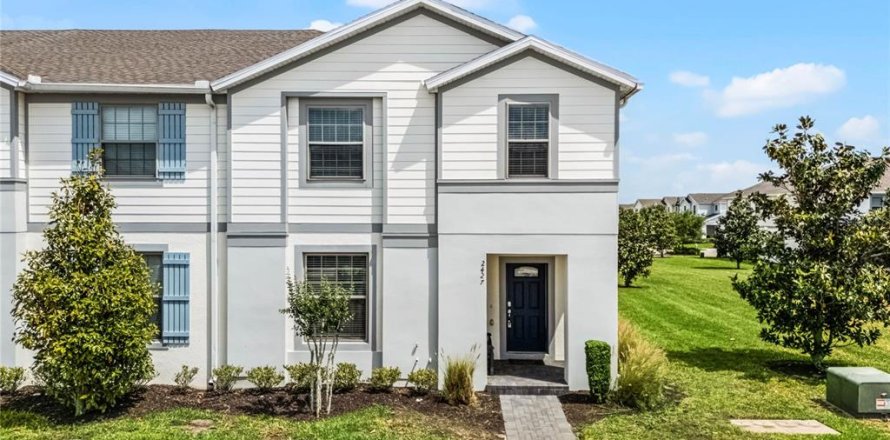 Townhouse in Kissimmee, Florida 5 bedrooms, 210.42 sq.m. № 1613190