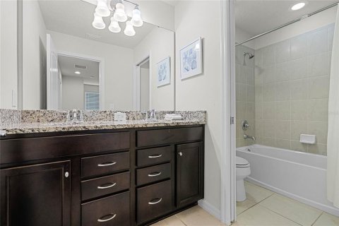 Townhouse in Kissimmee, Florida 5 bedrooms, 210.42 sq.m. № 1613190 - photo 14