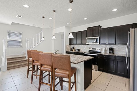 Townhouse in Kissimmee, Florida 5 bedrooms, 210.42 sq.m. № 1613190 - photo 10