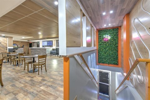 Commercial property in Tampa, Florida № 2226879 - photo 15