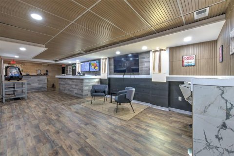 Commercial property in Tampa, Florida № 2226879 - photo 25