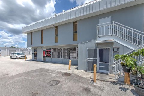Commercial property in Tampa, Florida № 2226879 - photo 3