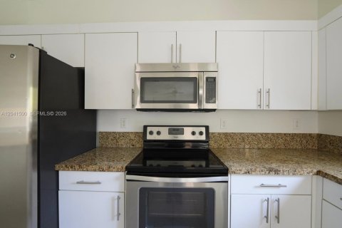 Casa en venta en Miami, Florida, 4 dormitorios № 2178705 - foto 8