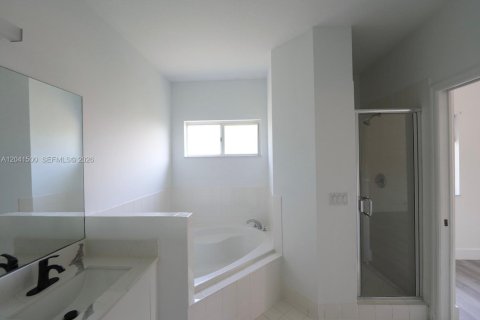Casa en venta en Miami, Florida, 4 dormitorios № 2178705 - foto 18