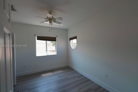 Casa en venta en Miami, Florida, 4 dormitorios № 2178705 - foto 14