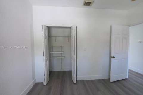 Casa en venta en Miami, Florida, 4 dormitorios № 2178705 - foto 23
