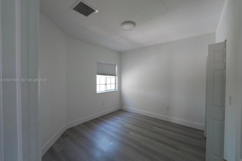 Casa en venta en Miami, Florida, 4 dormitorios № 2178705 - foto 21