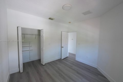 Casa en venta en Miami, Florida, 4 dormitorios № 2178705 - foto 12