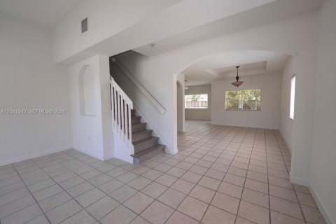 Casa en venta en Miami, Florida, 4 dormitorios № 2178705 - foto 3