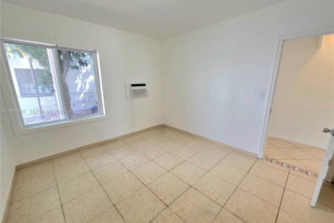 House in Miami Beach, Florida 1 bedroom № 2044021 - photo 19