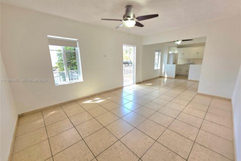 House in Miami Beach, Florida 1 bedroom № 2044021 - photo 6