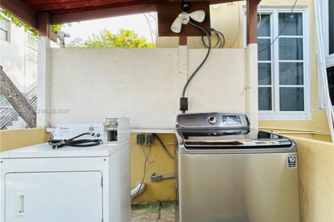 House in Miami Beach, Florida 1 bedroom № 2044021 - photo 3