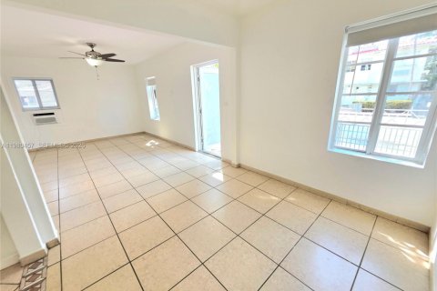 House in Miami Beach, Florida 1 bedroom № 2044021 - photo 8
