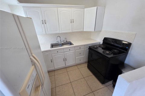 House in Miami Beach, Florida 1 bedroom № 2044021 - photo 16