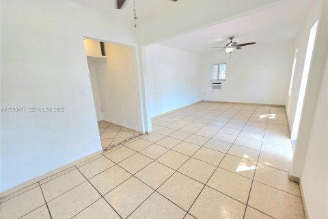 House in Miami Beach, Florida 1 bedroom № 2044021 - photo 10