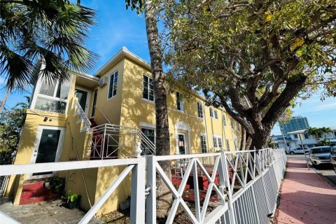 House in Miami Beach, Florida 1 bedroom № 2044021