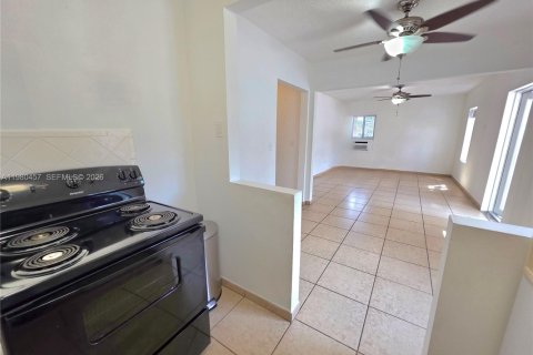 House in Miami Beach, Florida 1 bedroom № 2044021 - photo 14