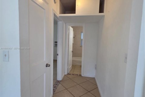 House in Miami Beach, Florida 1 bedroom № 2044021 - photo 11